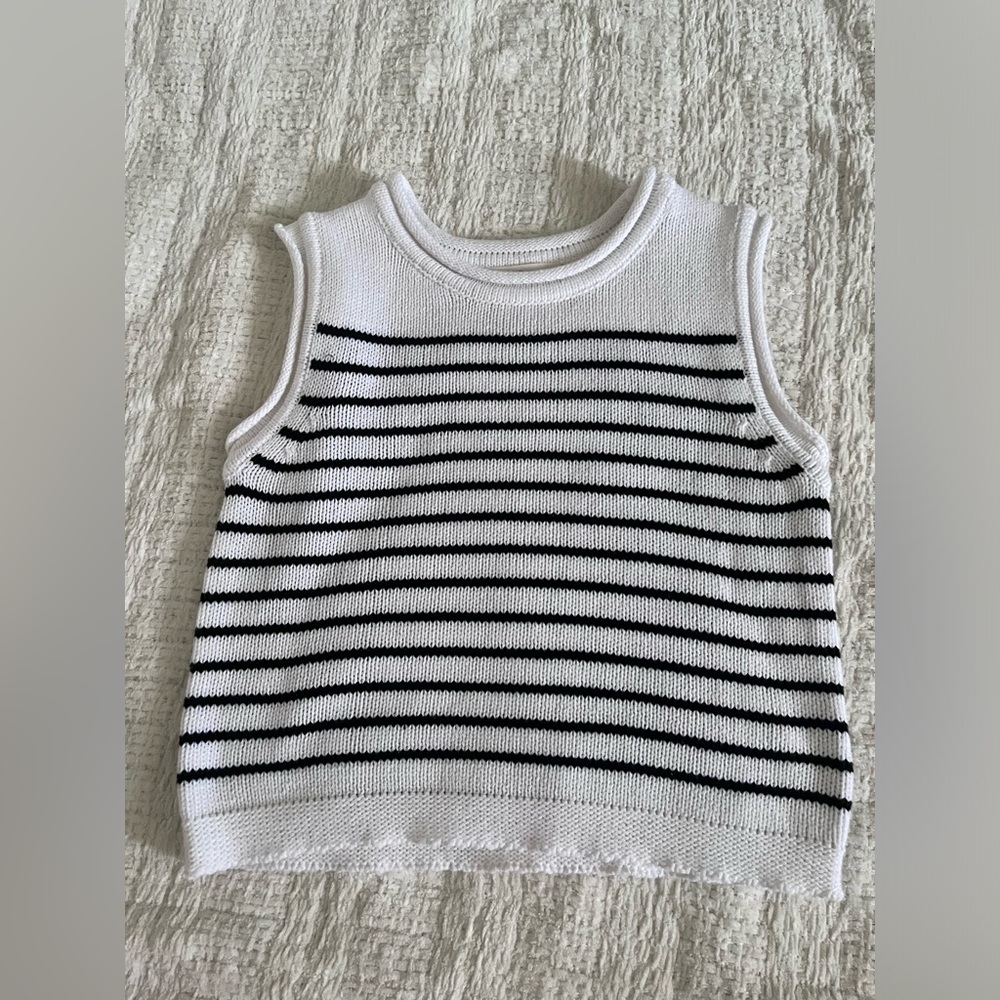 Moon & Madison XS sweater top